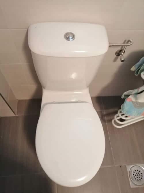 toilet-leaking-between-tank-and-bowl-here-is-how-to-fix-it