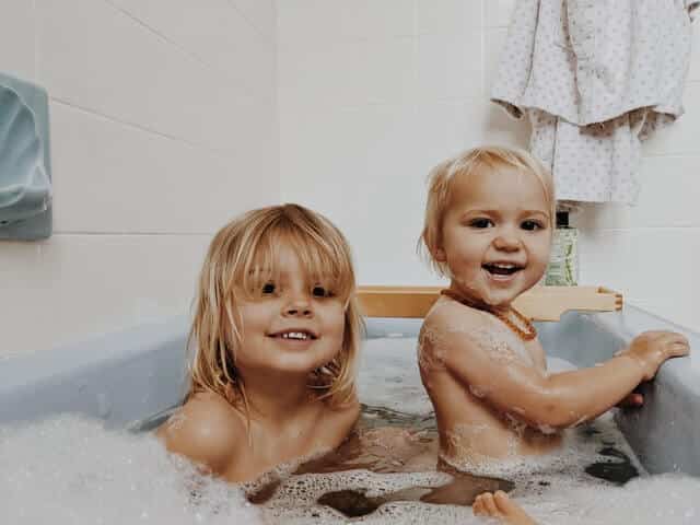 kids_in_bathtub_with_water.jpeg