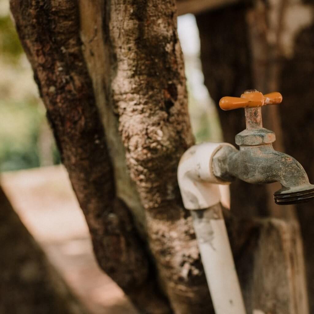 outdoor_faucet_leaking_in_stem.jpeg