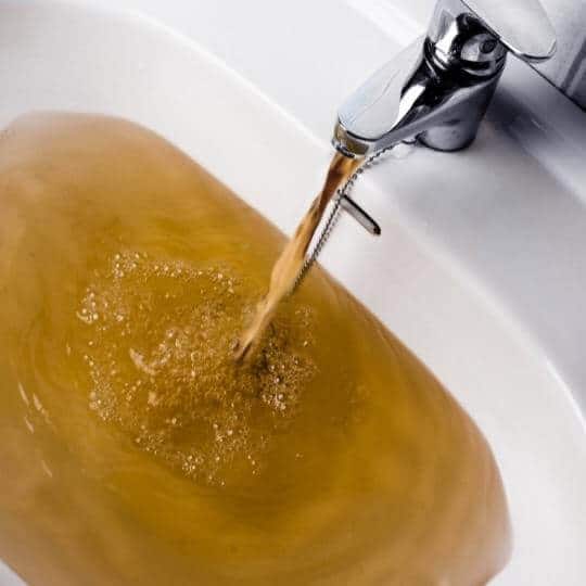 brown_water_in_sink.jpeg