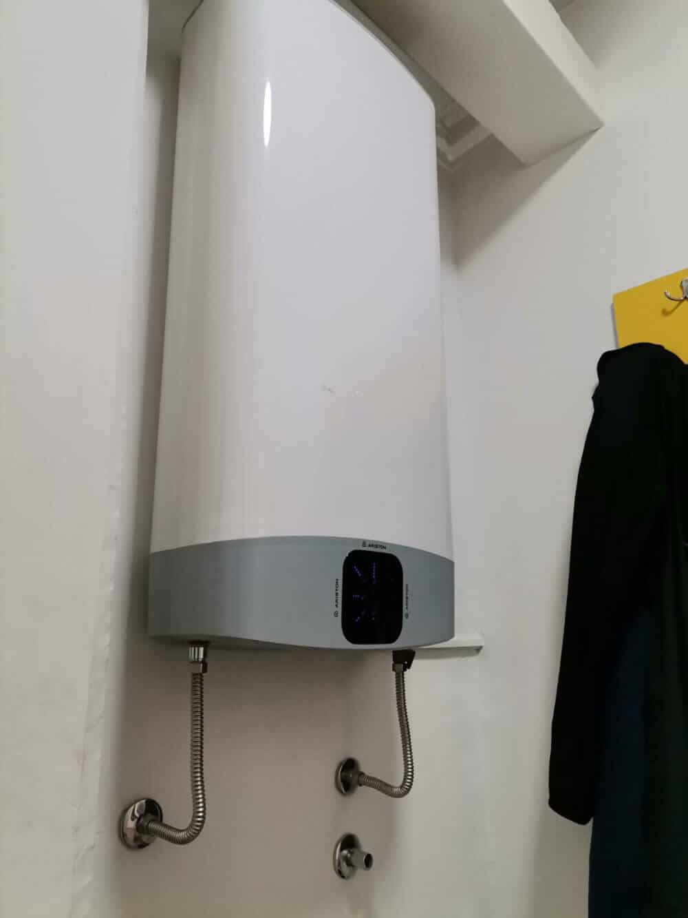 ariston_tankless_water_heater_going_cold.jpeg